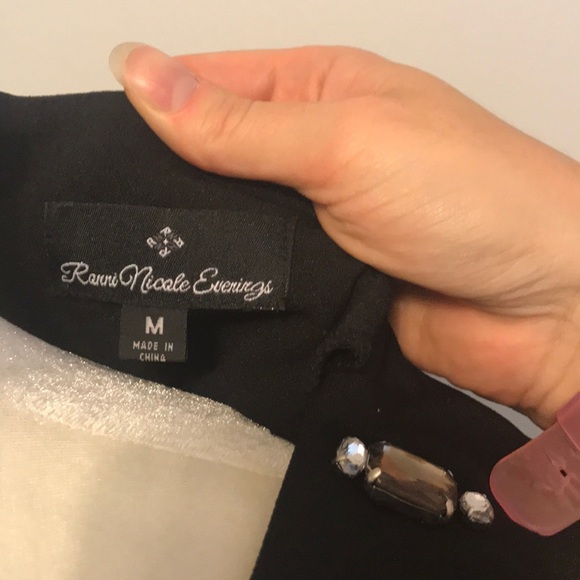 Black and gold skirt and crop top - Picture 6 of 8